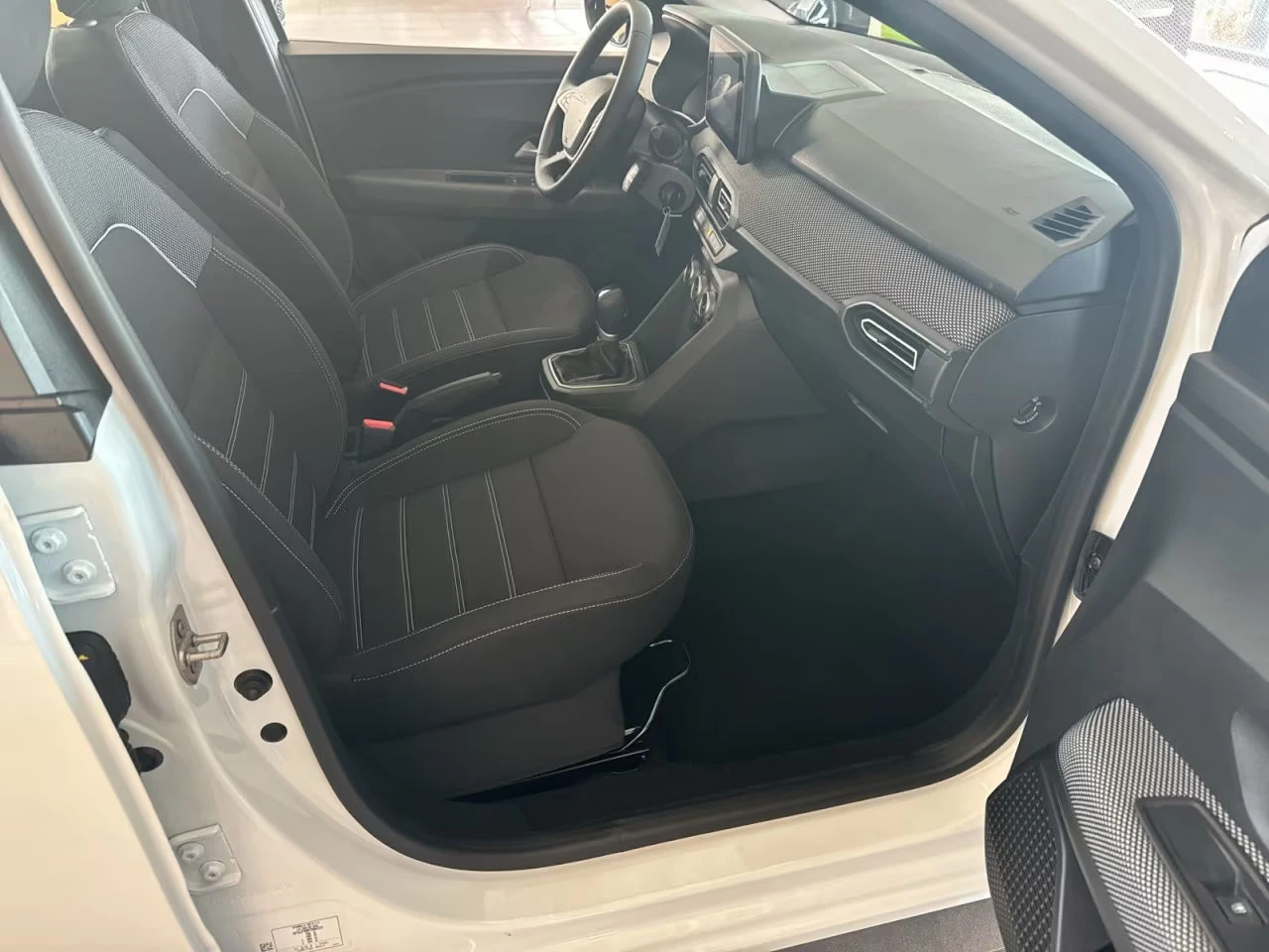 2025 Dacia Sandero НОВ! SCe65 67HP ESSENTIAL ACC ISOFIX LED 276g — 12