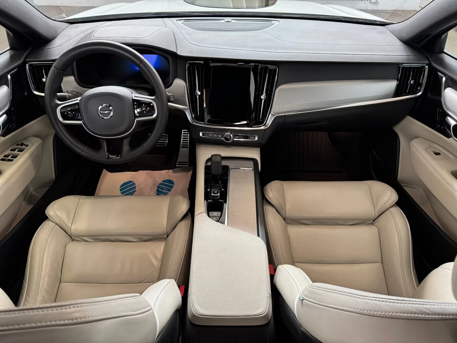 2022 Volvo V90 R-DESIGN 197HP CAM MEMO H&K NAVI LED KLESS 308gpr — 11