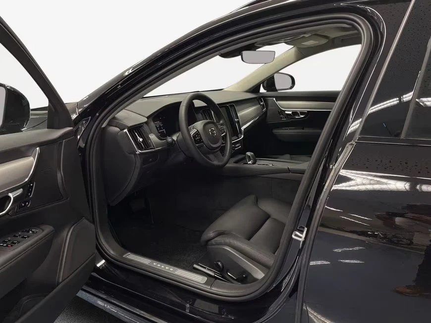 2024 Volvo V90 B4 PLUS-DARK 197HP PANO MEMO 360 H&K NAVI LED 309g — 6
