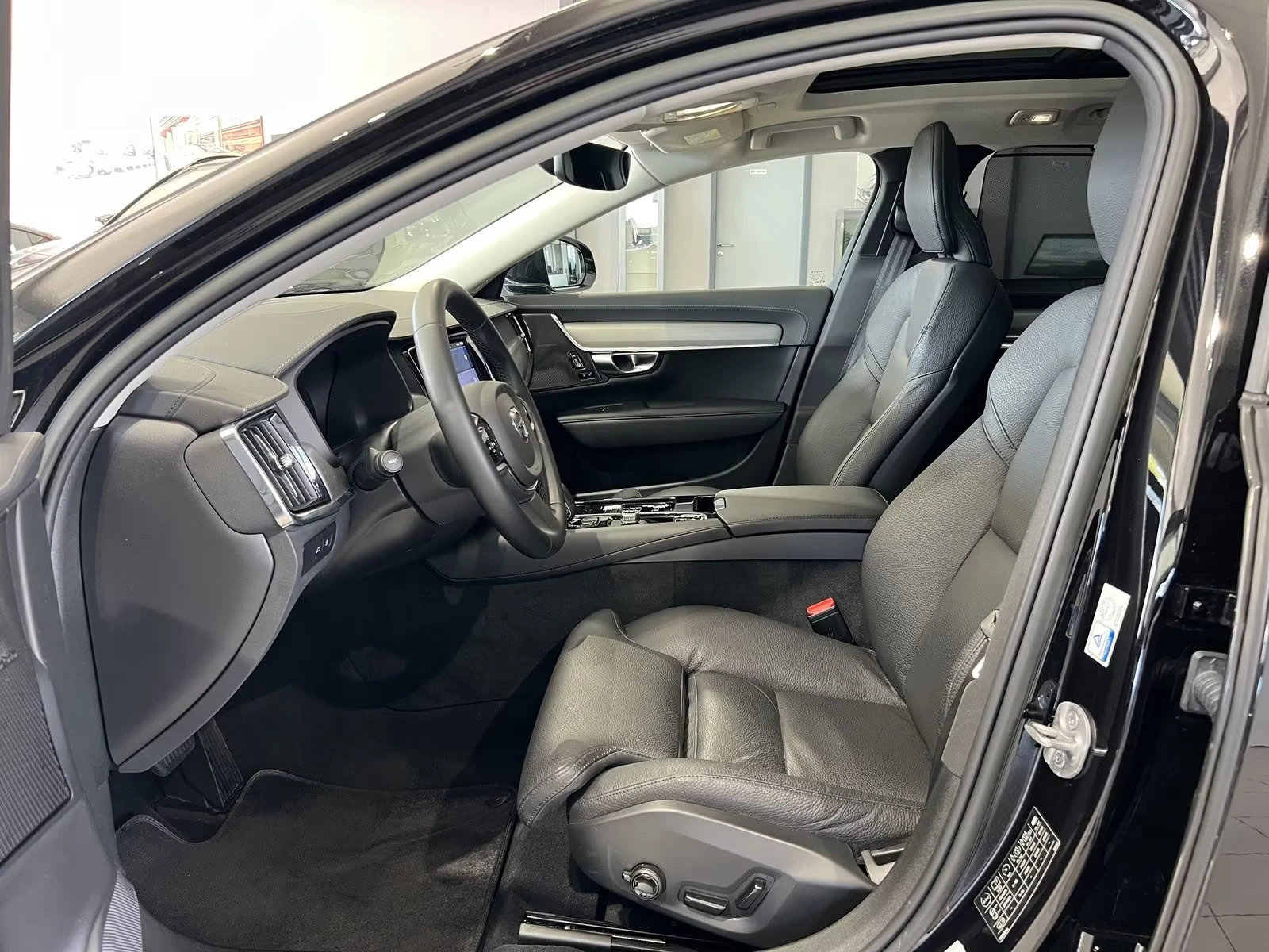 2023 Volvo V90 T6 PLUS-BRIGHT 398HP PANO AHK H&K CAM 311gpr — 8