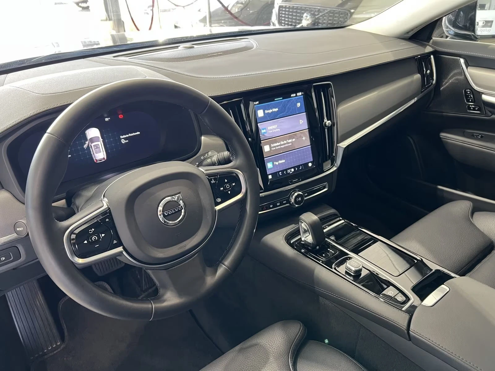2023 Volvo V90 T6 PLUS-BRIGHT 398HP PANO AHK H&K CAM 311gpr — 10