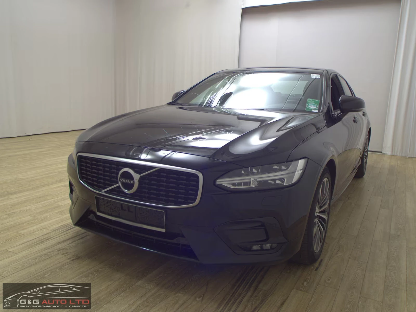 Volvo S90 R-DESIGN 235HP MEMO CAM NAVI LED KLESS 324g 2020