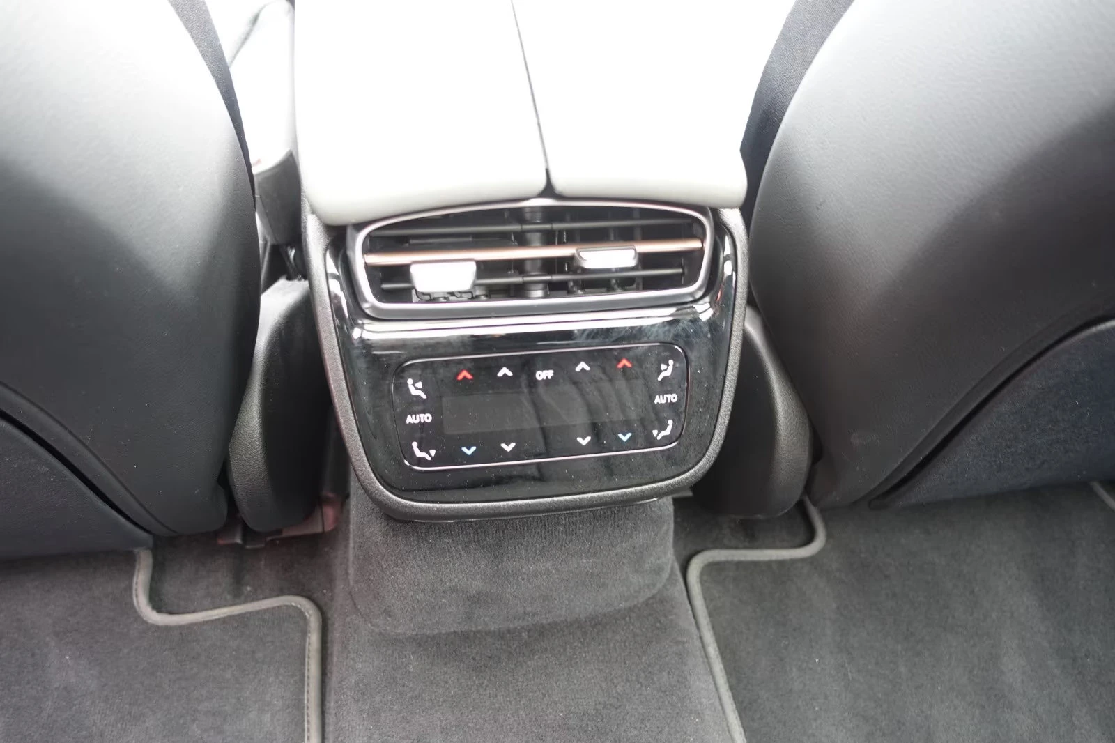 2022 Mercedes-Benz EQS 580 4MATIC 523HP PANO BURM MEMO HUD 360 339g — 16