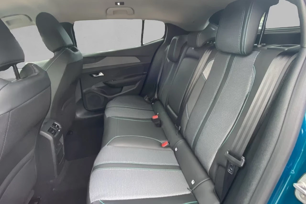 2025 Peugeot 408 ALLURE 144HP CAM NAVI LED CPLAY AMBI 364g — 14