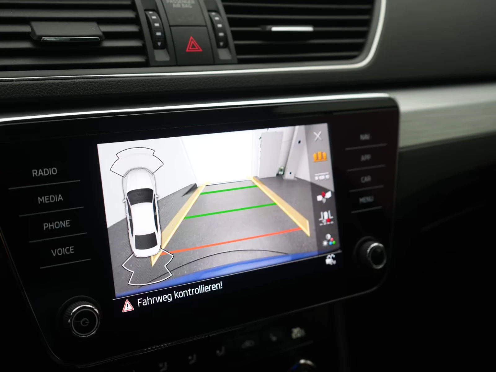 2022 Skoda Superb AMBITION 200HP DSG CAM NAVI LED 742v — 12