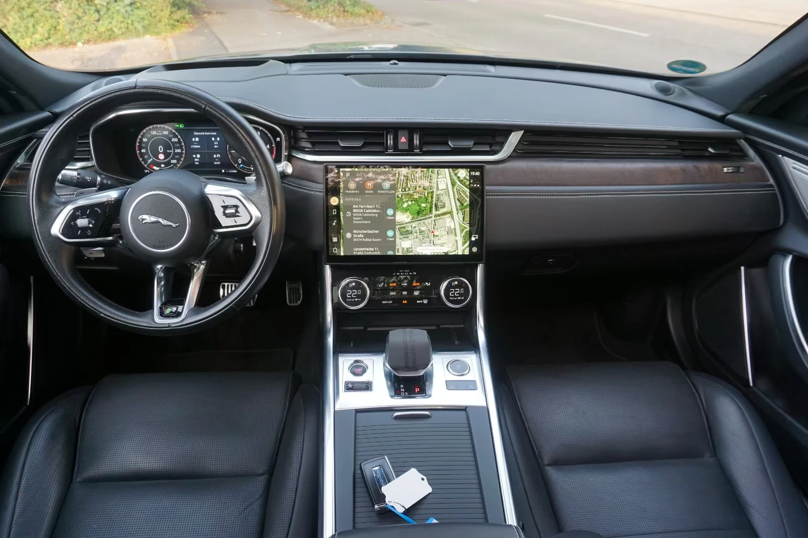 2021 Jaguar XF R-DYNAMIC 204HP PANO HUD 360 AWD KLESS 480g — 10
