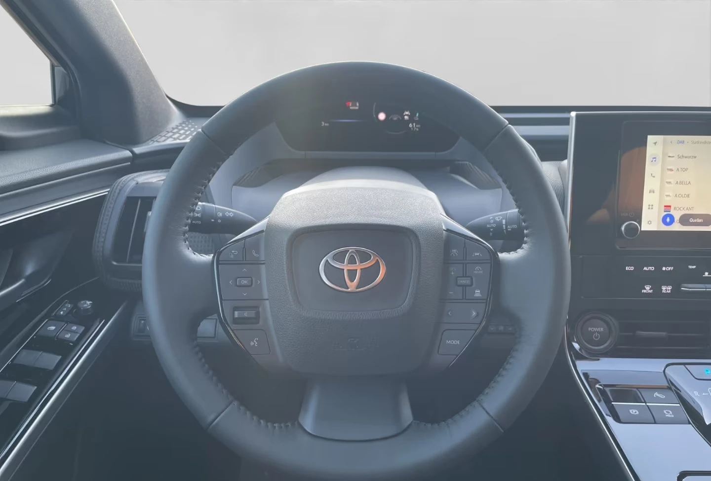 2025 Toyota bZ4X BEV 205HP COMFORT FWD CAM NAVI LED KLESS 522g — 10