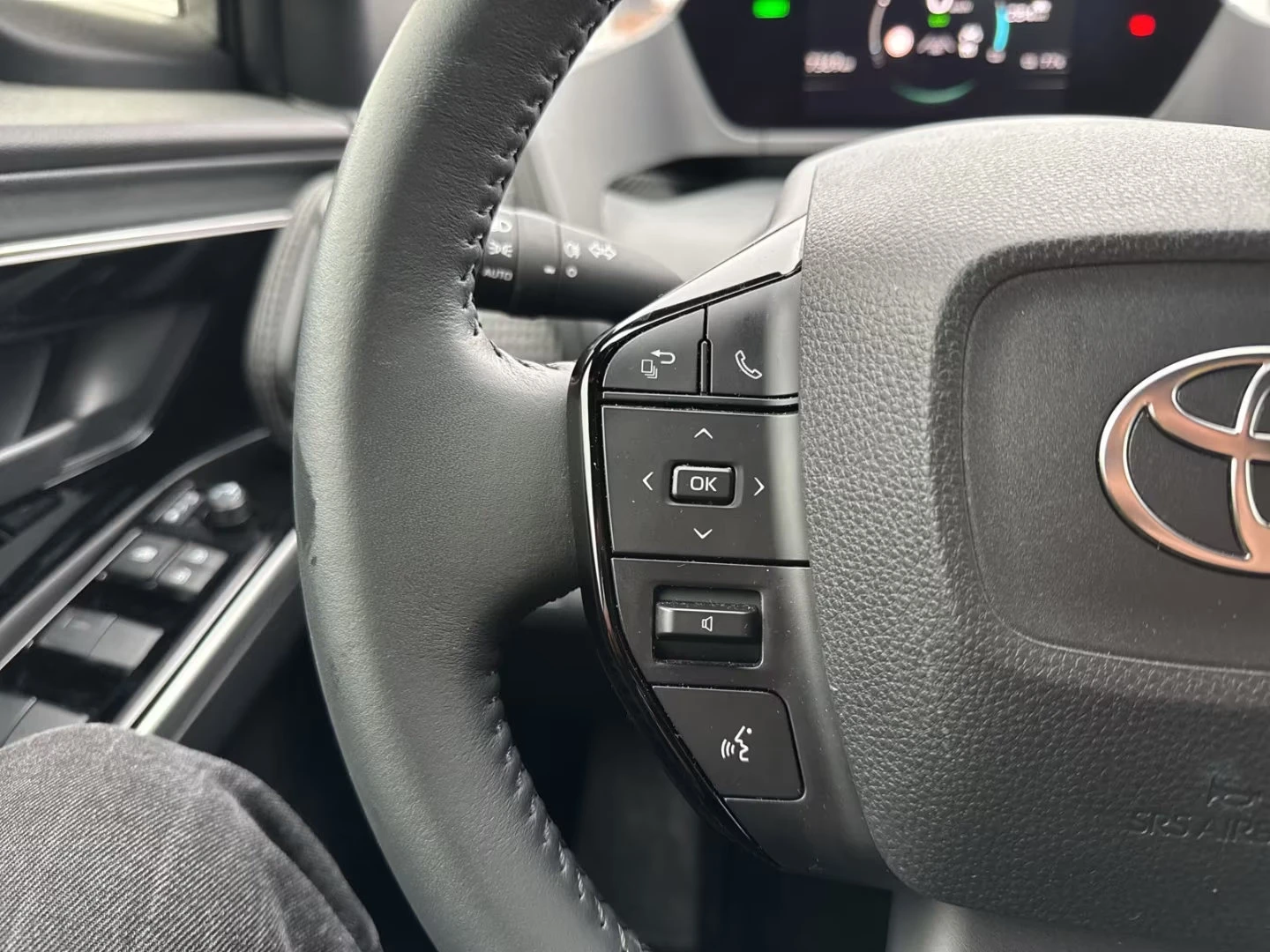 2025 Toyota bZ4X COMFORT 204HP FWD CAM NAVI LED CPLAY 693g — 9