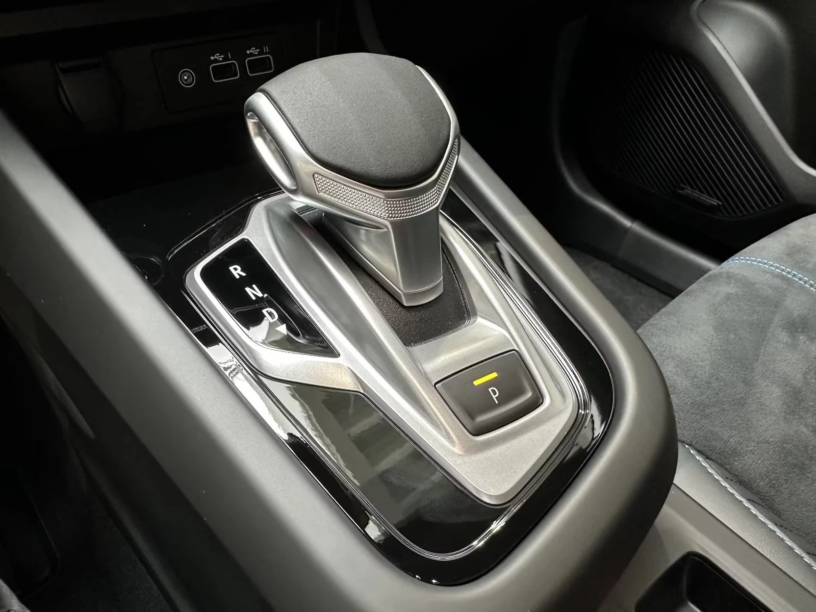 2025 Renault Arkana ESPRIT-ALPINE 158HP MHEV 360 KLESS LED NAVI 707g — 11