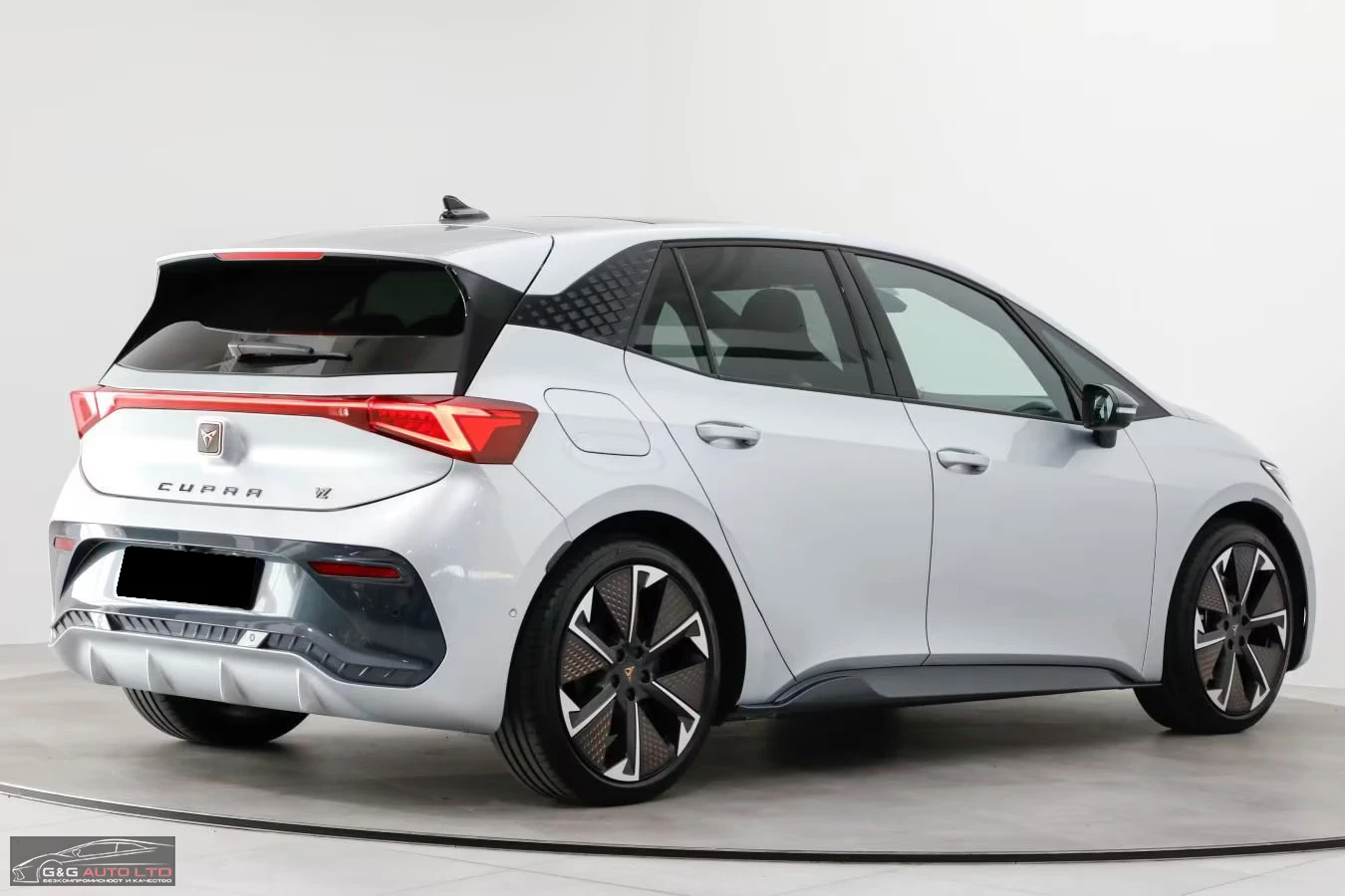 2025 Cupra Born VZ 326HP PANO 360 SENNHEISER MEMO HUD NAVI 777g — 6