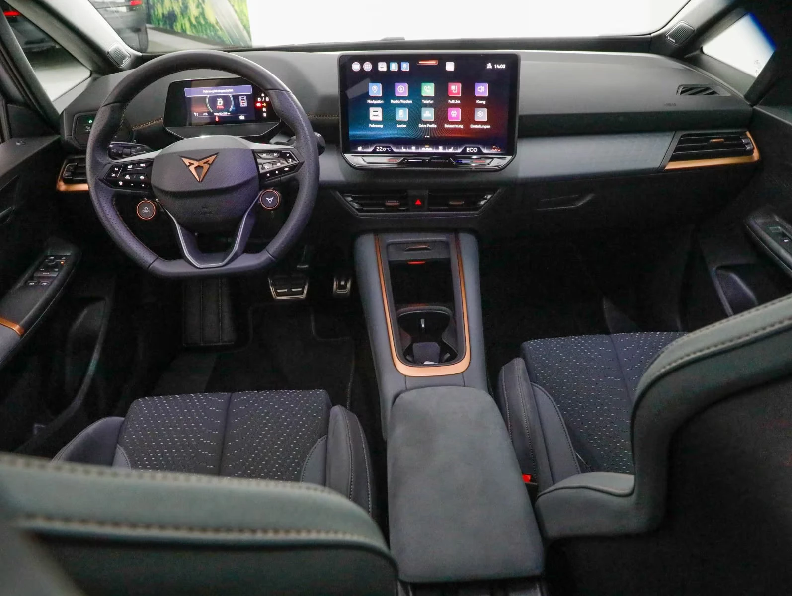 2025 Cupra Born VZ 326HP PANO 360 SENNHEISER MEMO HUD NAVI 777g — 10