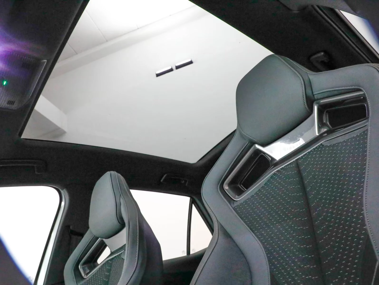 2025 Cupra Born VZ 326HP PANO 360 SENNHEISER MEMO HUD NAVI 777g — 9