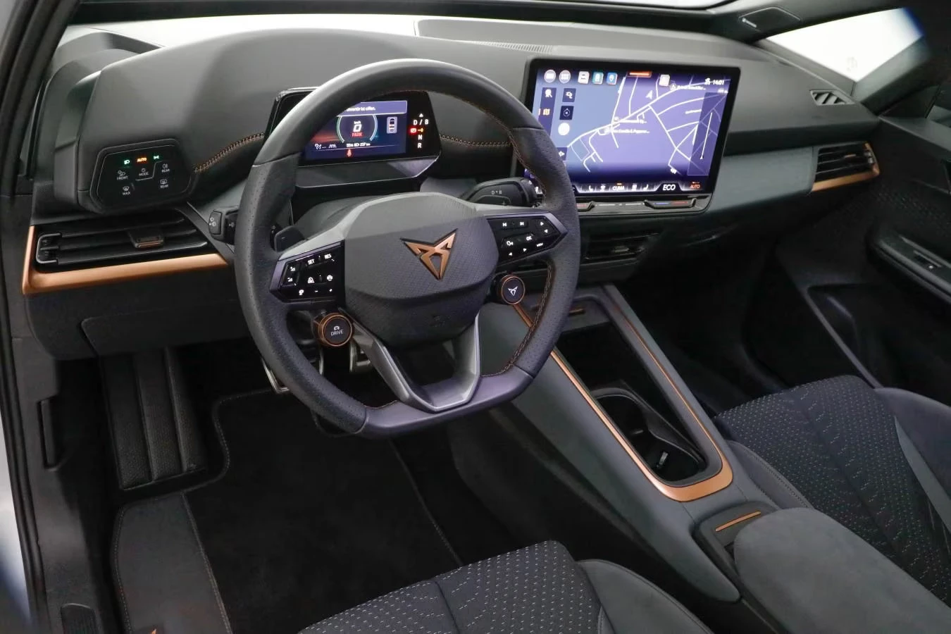2025 Cupra Born VZ 326HP PANO 360 SENNHEISER MEMO HUD NAVI 777g — 11