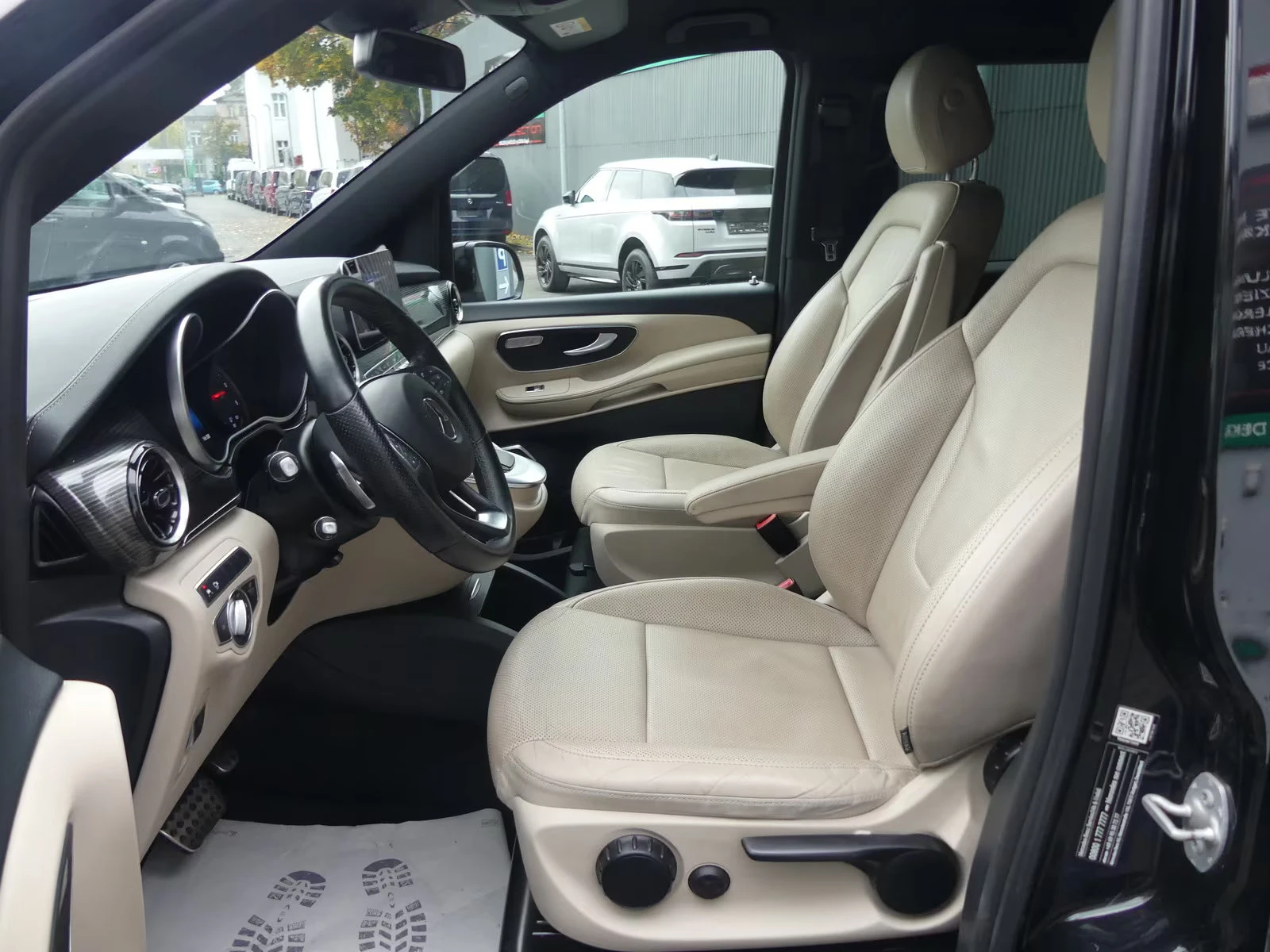 2020 Mercedes-Benz V 300 DIESEL 237HP AMG AVANTGARD 360 ОБДУХВАНЕ 934v — 8
