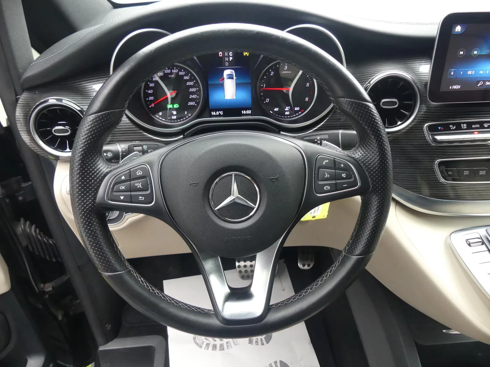 2020 Mercedes-Benz V 300 DIESEL 237HP AMG AVANTGARD 360 ОБДУХВАНЕ 934v — 6