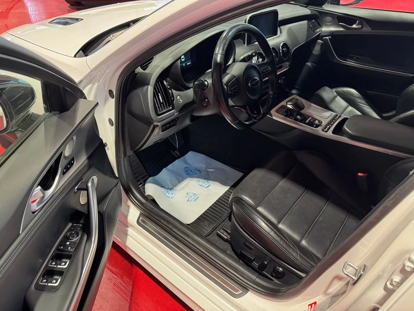 2018 Kia Stinger GT 370HP 4WD PANO H&K CAM BREMBO MEMO HUD LED 834g — 8