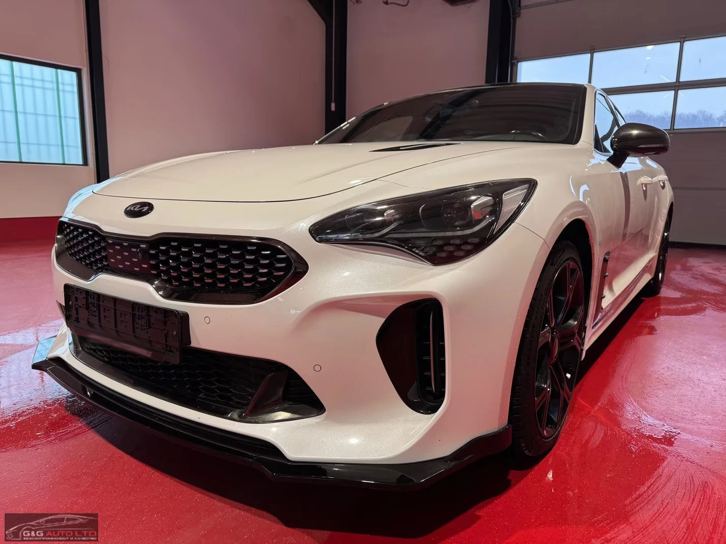 Kia Stinger GT 370HP 4WD PANO H&K CAM BREMBO MEMO HUD LED 834g 2018