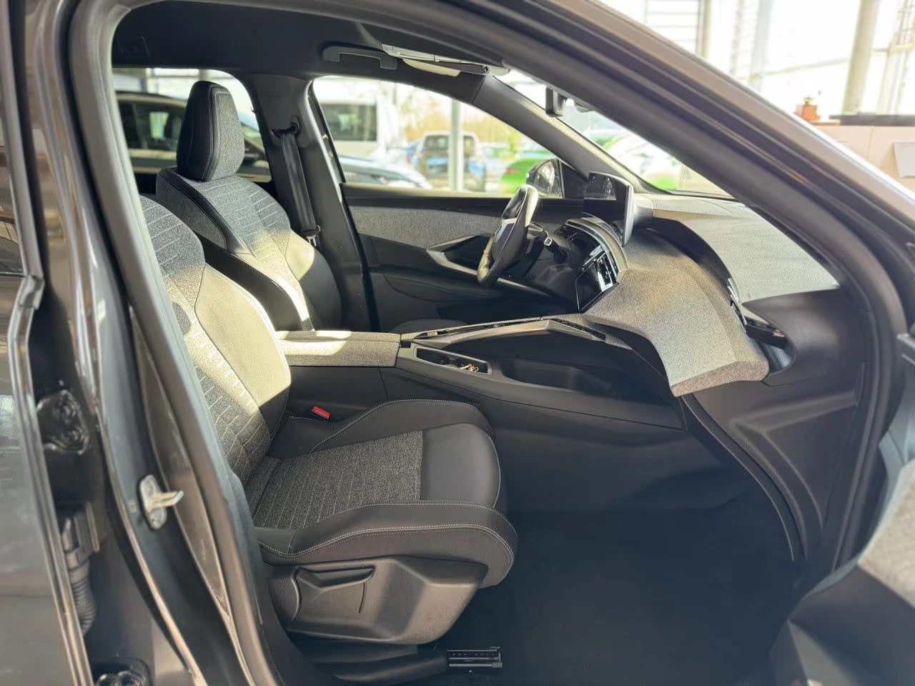 2025 Peugeot 5008 ALLURE 145HP PANO 360 ACC FACELIFT 7SEATS 117z — 13