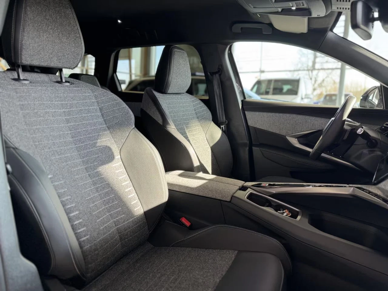 2025 Peugeot 5008 ALLURE 145HP PANO 360 ACC FACELIFT 7SEATS 117z — 14