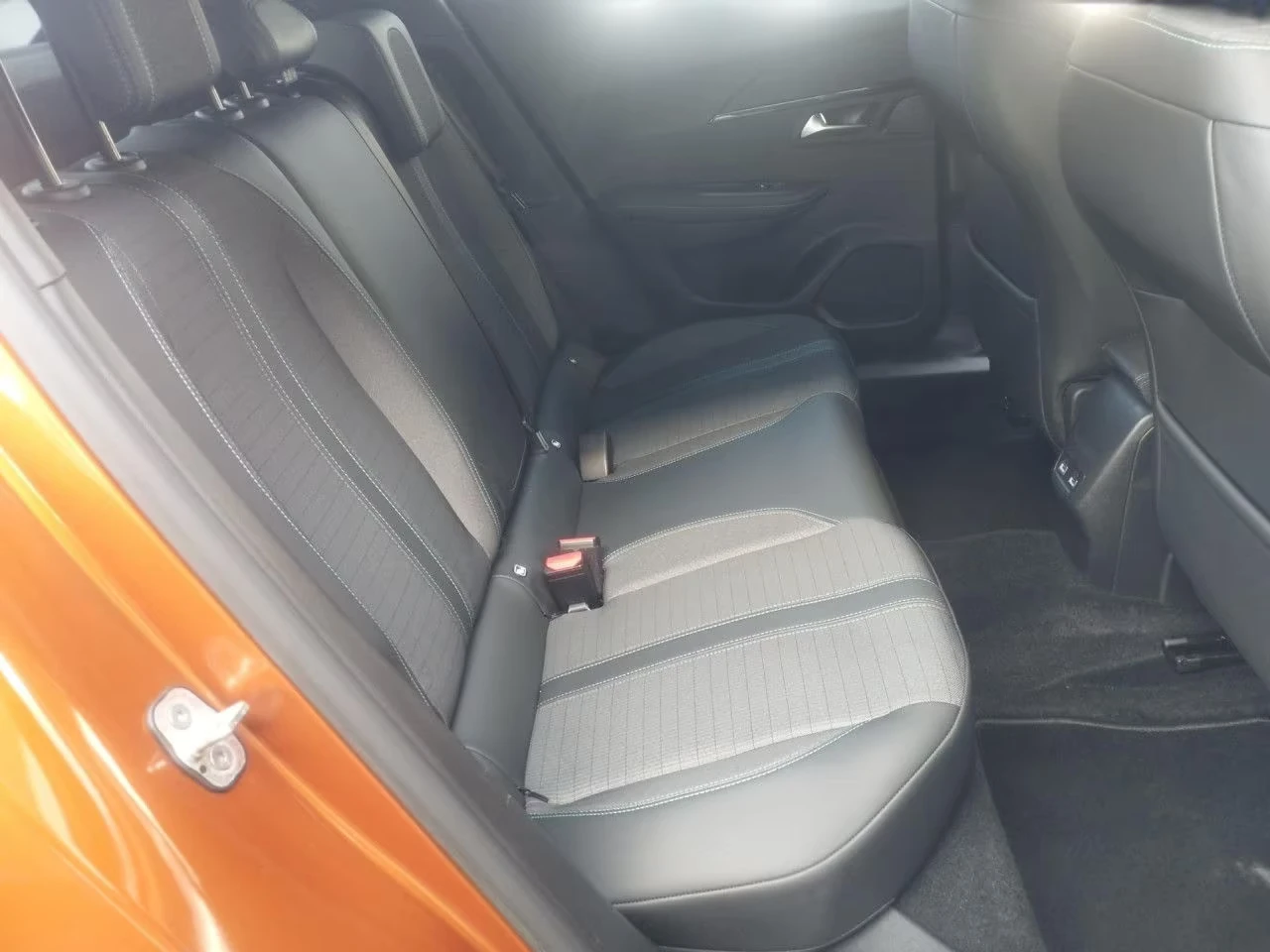 2022 Peugeot 2008 e-ALLURE 136HP LED NAVI CAM 164h — 12