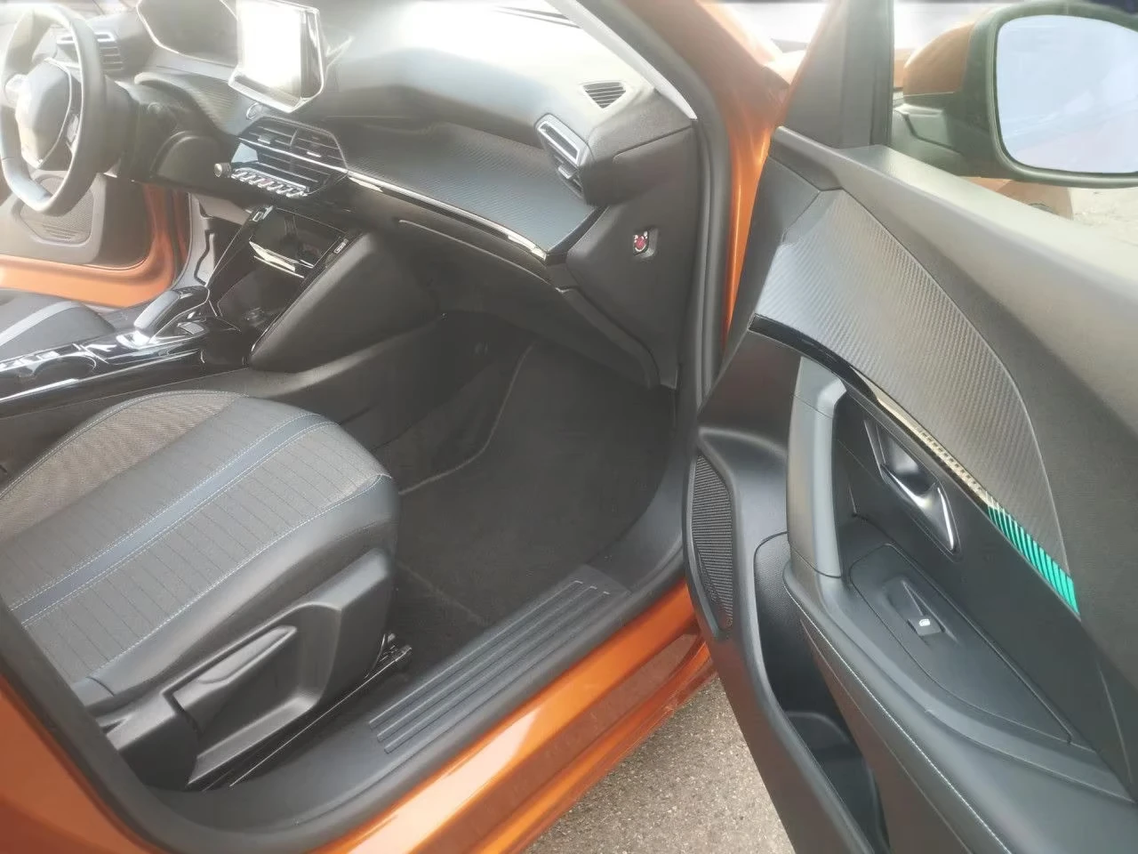2022 Peugeot 2008 e-ALLURE 136HP LED NAVI CAM 164h — 11
