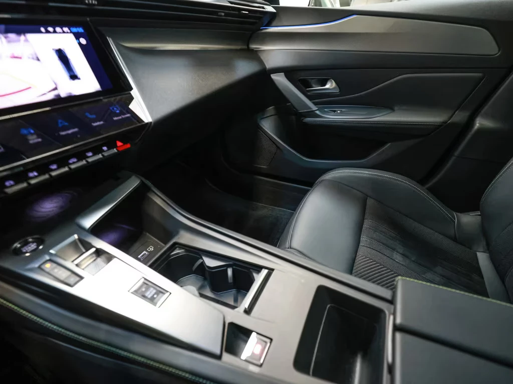 2023 Peugeot 408 GT 1.6 224HP ACC PANO MATRIX 360 169h — 10