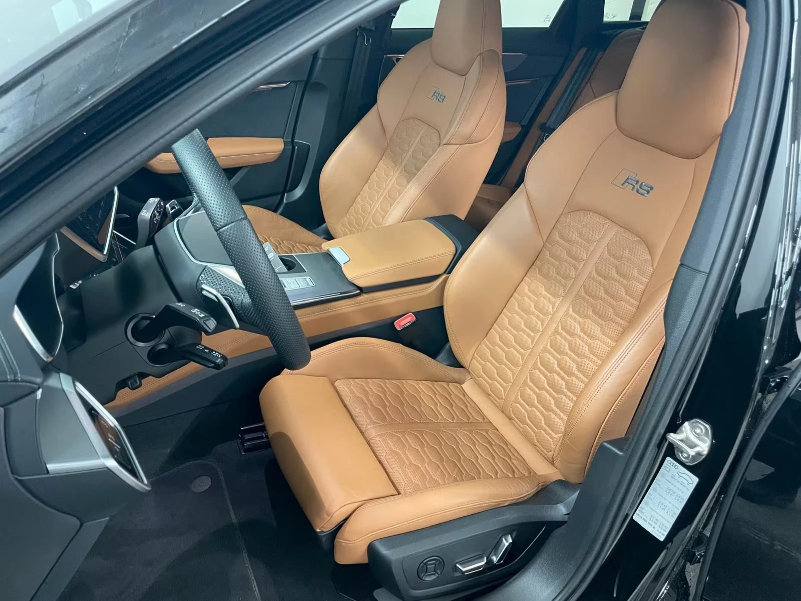 2024 Audi RS6 4.0TFSI 600HP AVANT CERAMIC PANO B&O 360 966g — 8