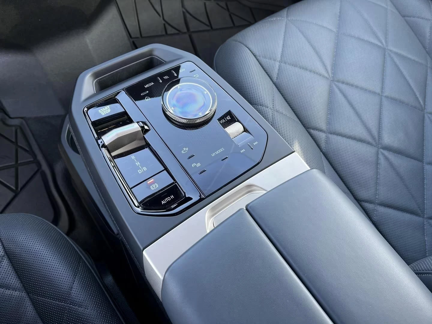 2023 BMW iX 50 523HP SKYLOUNGE PANO LASER 360 171h — 11