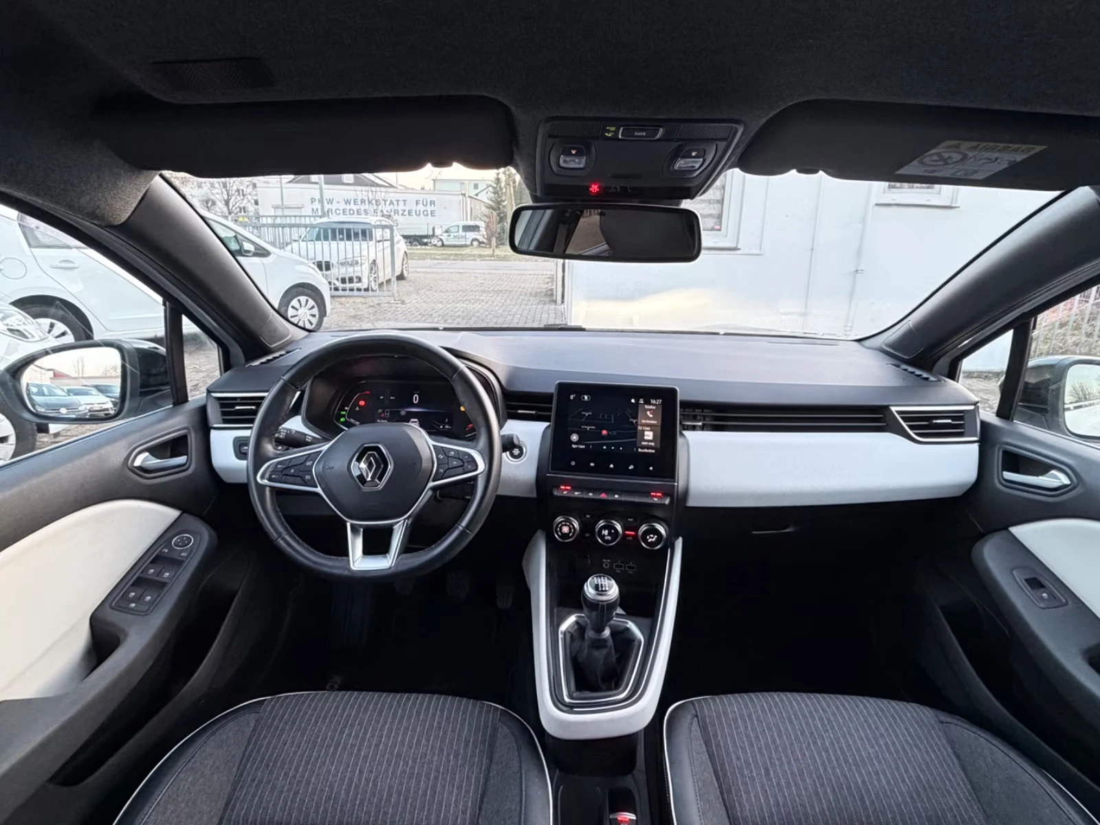 2022 Renault Clio TCe90 91HP V-TECHNO CAM NAVI LED CPLAY 986g — 9