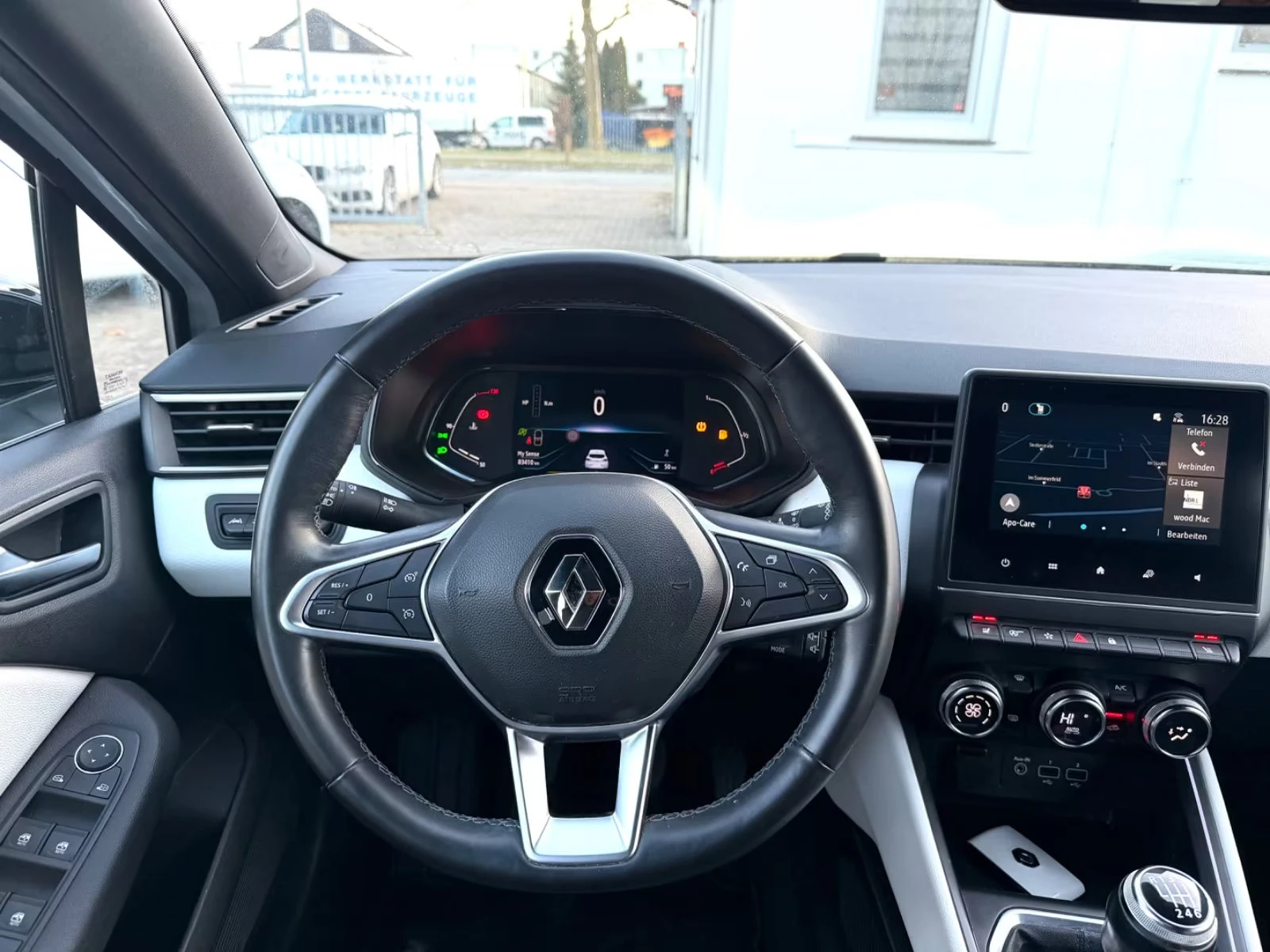 2022 Renault Clio TCe90 91HP V-TECHNO CAM NAVI LED CPLAY 986g — 10