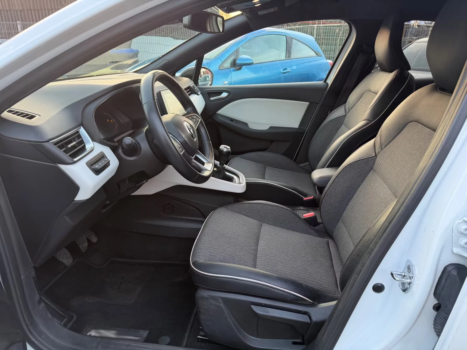 2022 Renault Clio TCe90 91HP V-TECHNO CAM NAVI LED CPLAY 986g — 7