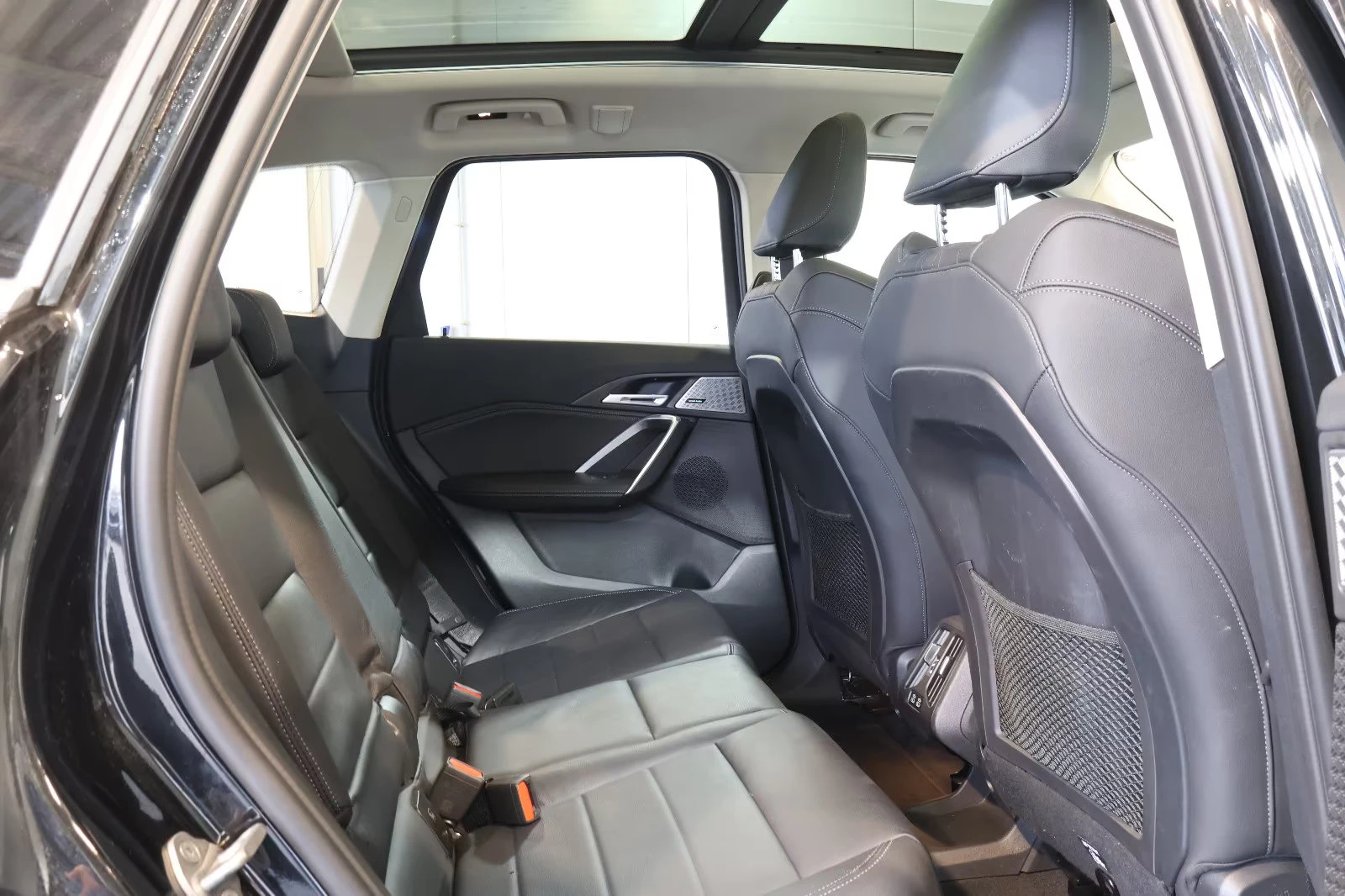2023 BMW iX1 30 xDRIVE 313HP HUD PANO 360 H&K 19 226z — 14