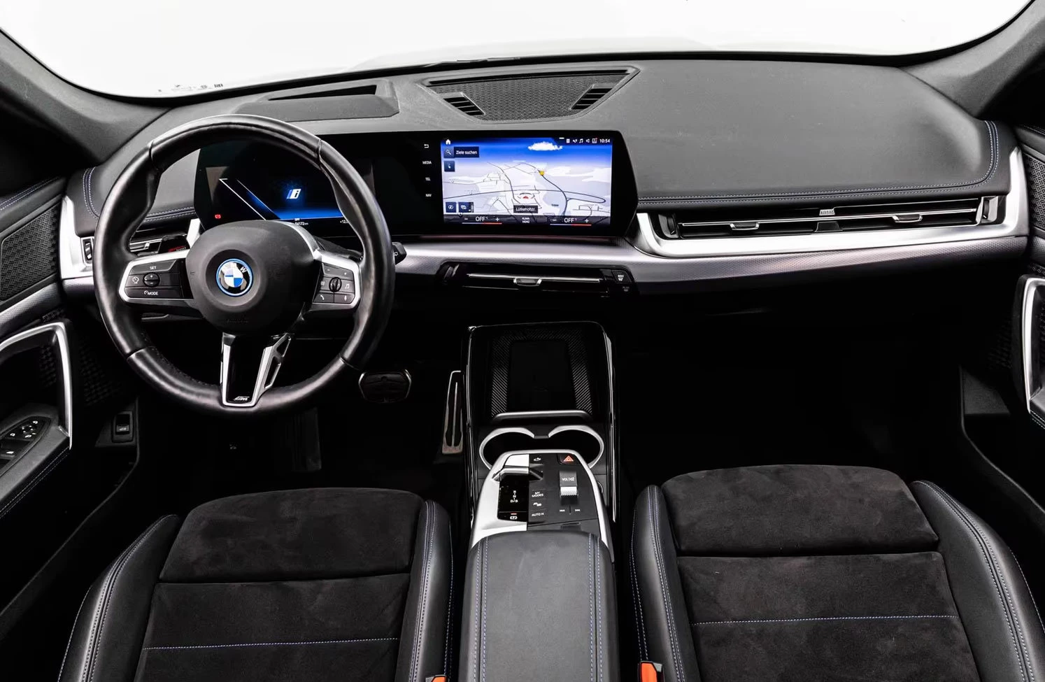 2023 BMW iX1 30 xDRIVE 313H M SHADOW ACC HUD PANO 360 228zpr — 9