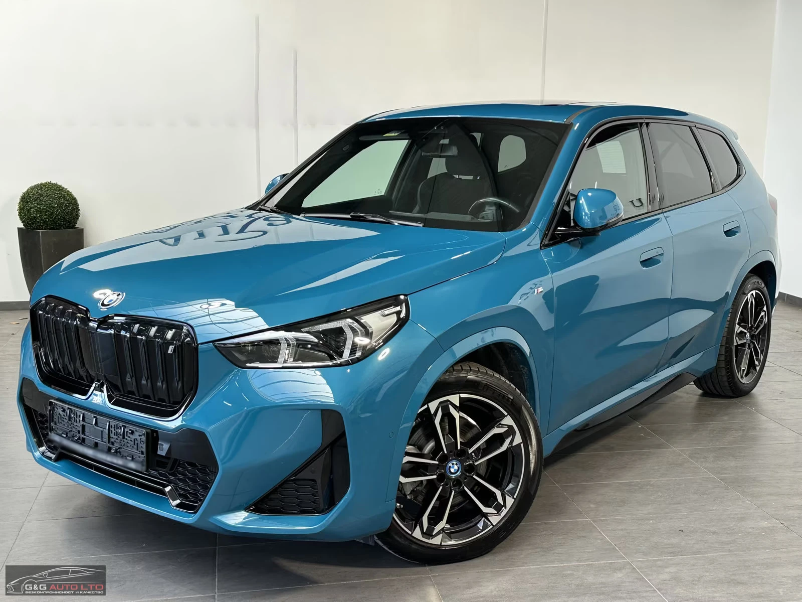 BMW iX1