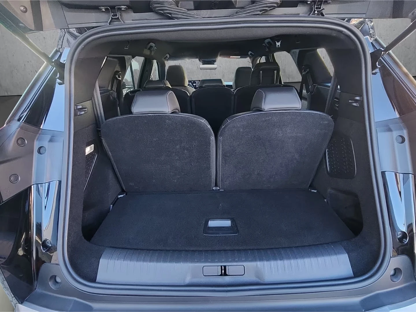 2025 Peugeot 5008 ALLURE 145HP 7S CAM NAVI DIGI CPLAY KLESS 107q — 16