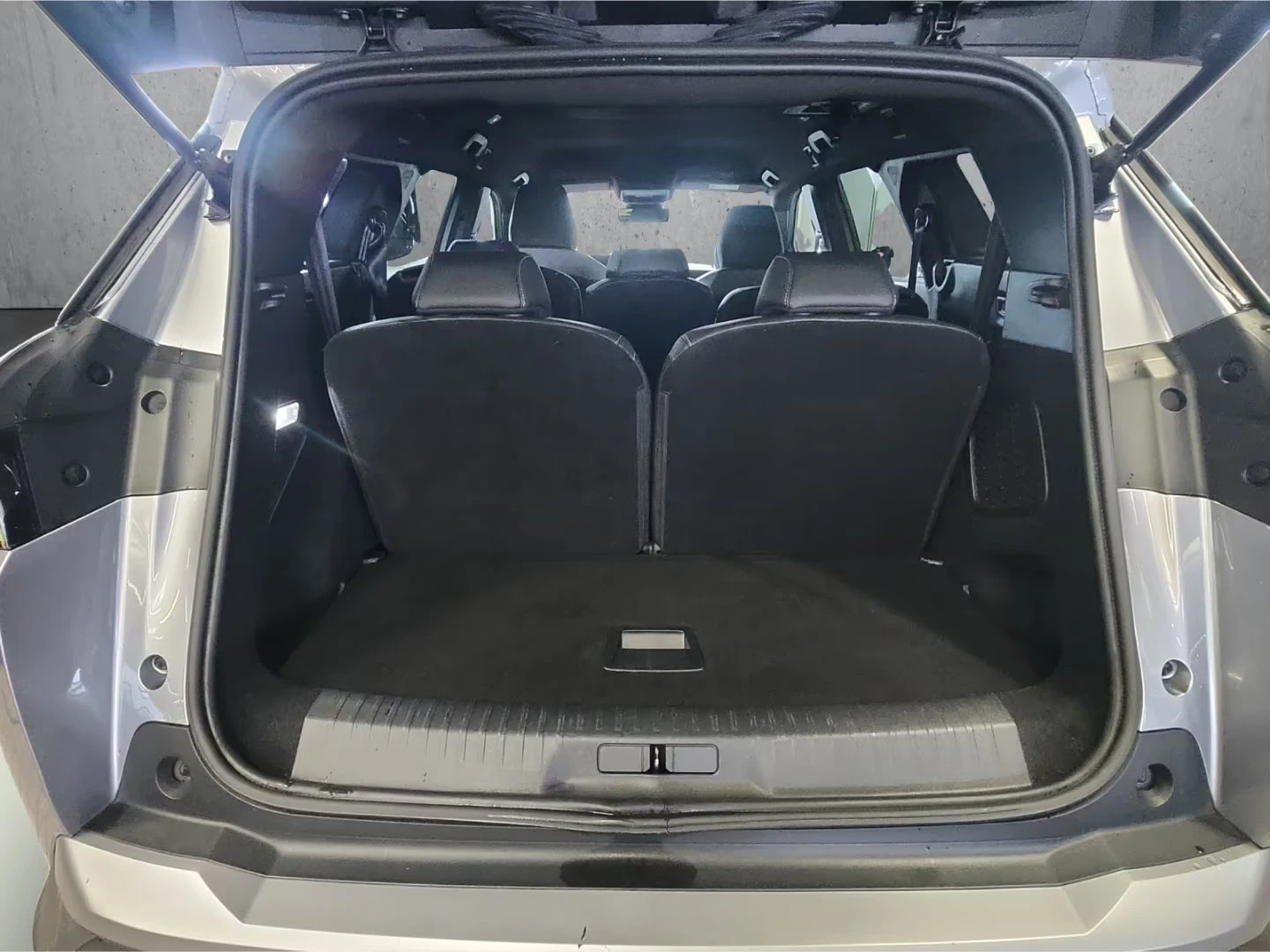 2025 Peugeot 5008 HYBRID 145HP NAVI CAM ACC LED AMBIENT 257z — 7