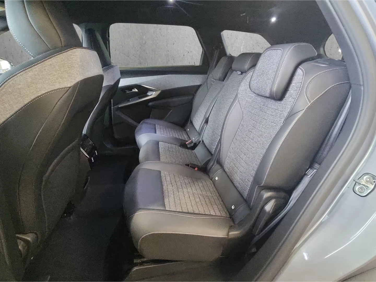 2025 Peugeot 5008 HYBRID 145HP NAVI CAM ACC LED AMBIENT 257z — 13