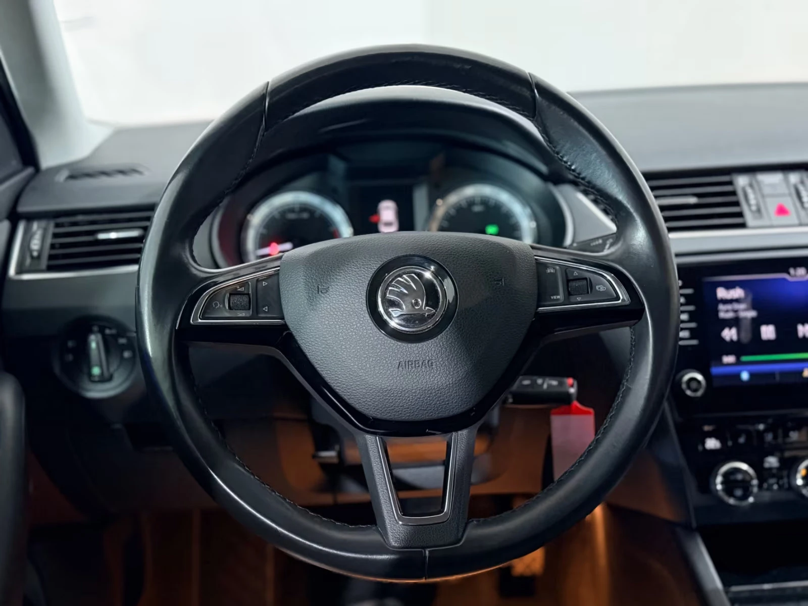 2019 Skoda Octavia STYLE 116HP LED NAVI CPLAY ACC AMBI 123q — 7