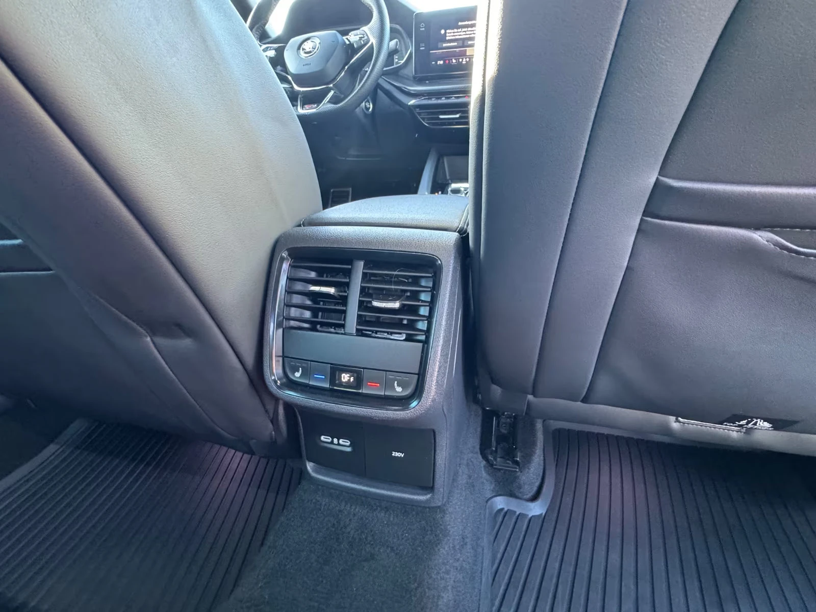 2023 Skoda Octavia RS-LINE 200HP 4X4 MASSAGE CAM MEMO AHK HUD 125q — 14