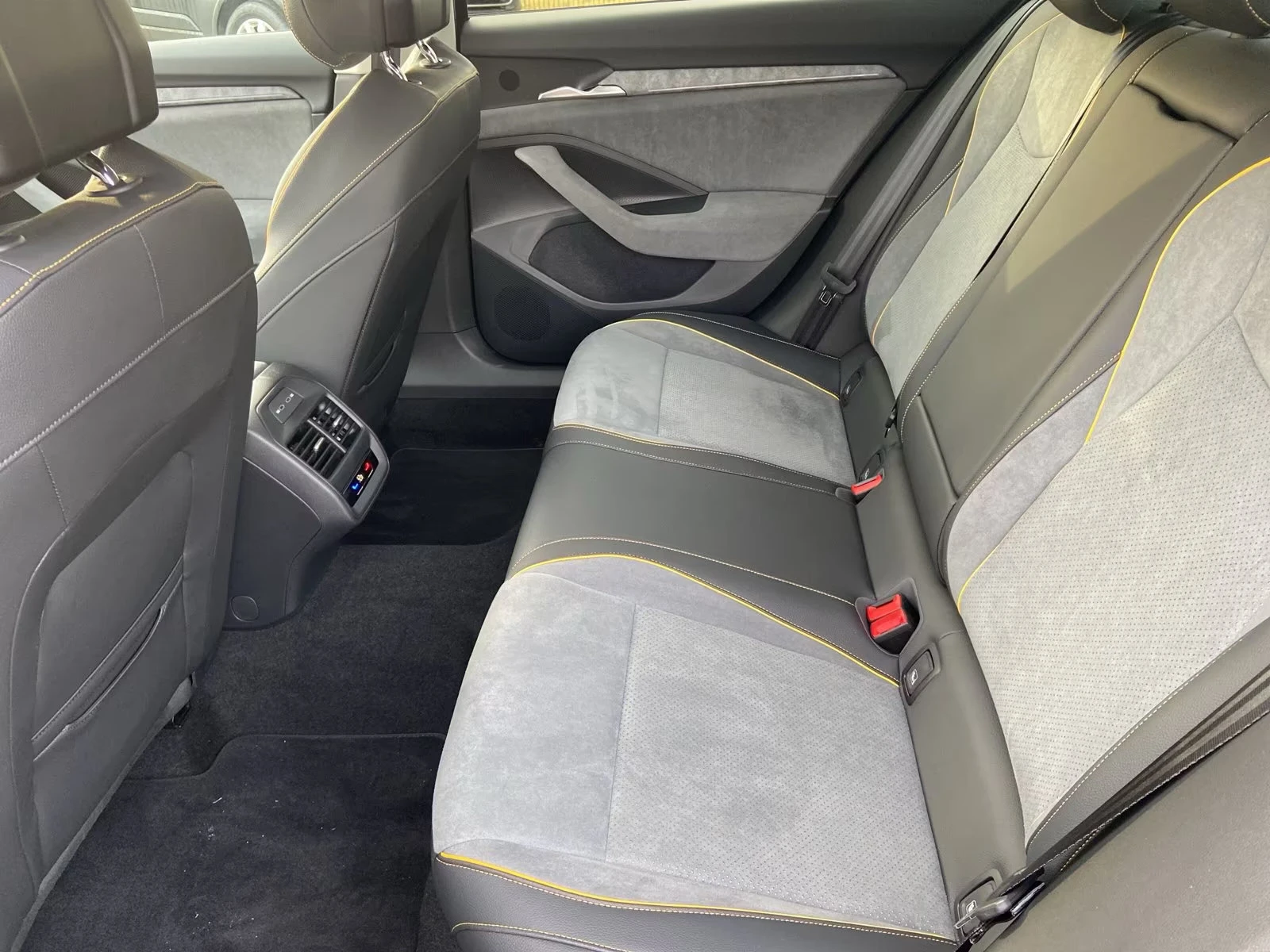2024 Skoda Superb 1.5TSI 150HP SELECTION DSG CAM AHK ACC CPLAY 127q — 15