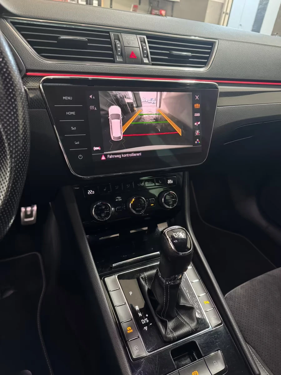 2018 Skoda Superb SPORT-LINE 179HP CAM DSG MEMO LED AMBI 128q — 9