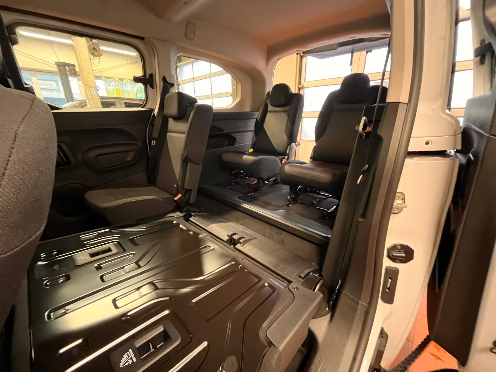 2026 Toyota Proace City Verso НОВ 1.5D L2 131HP 7S NAVI 183h — 7