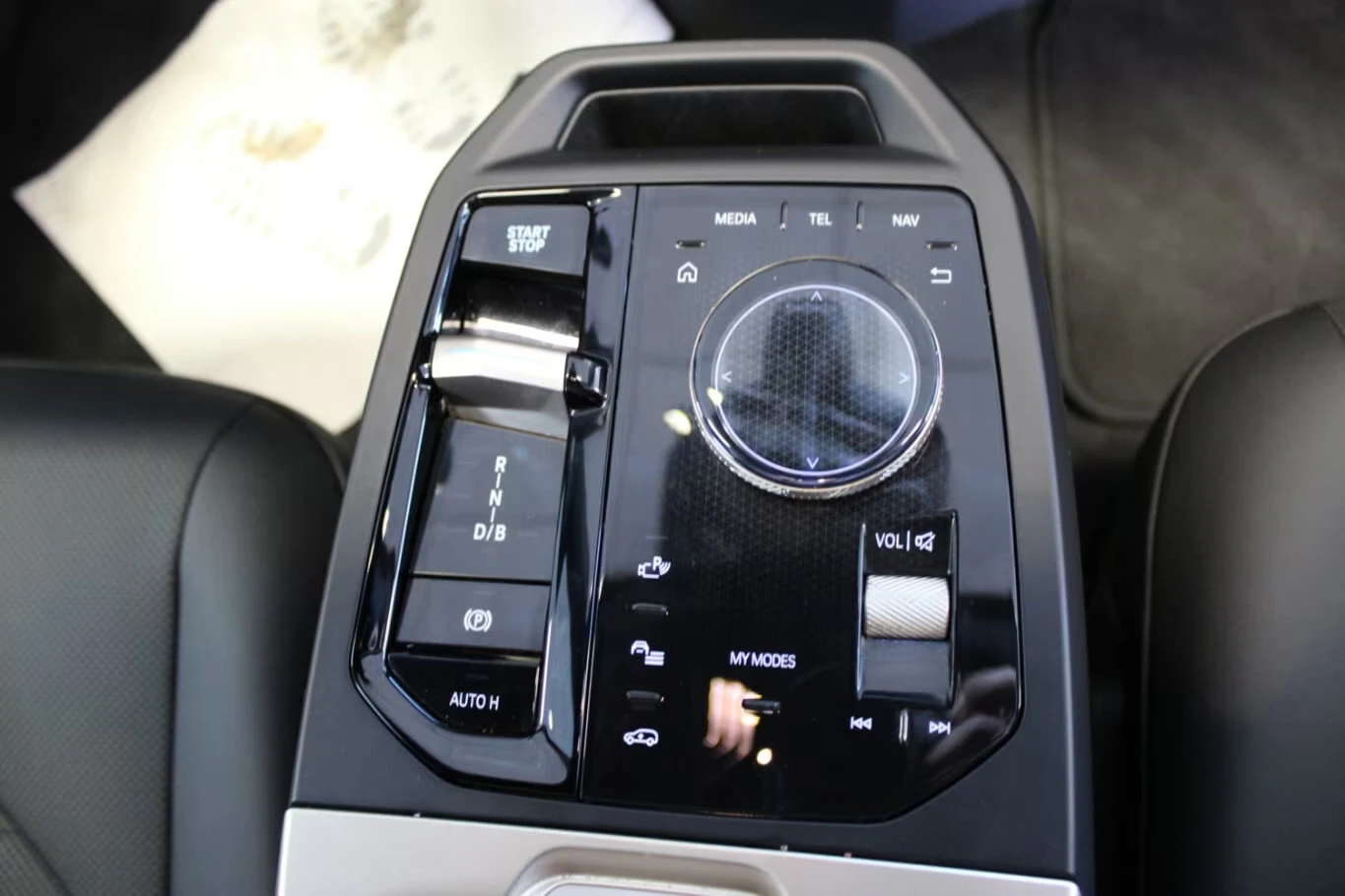 2022 BMW iX xDRIVE-50 523HP PANO 360 ACC LED KLESS 280z — 14