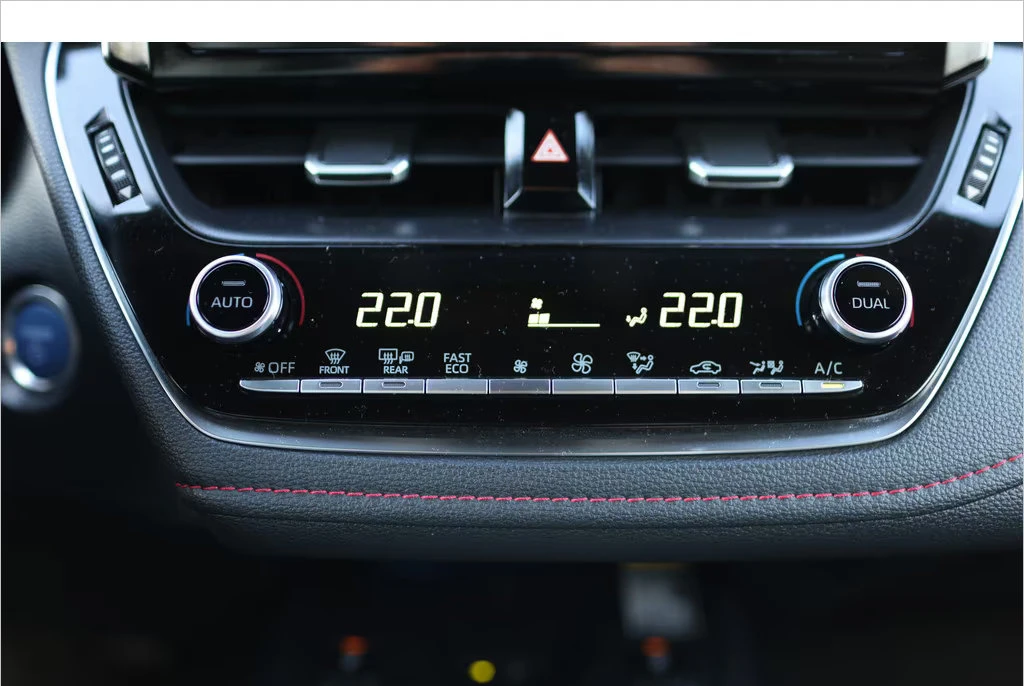 2020 Toyota Corolla HEV 184HP LOUNGE CAM NAVI LED 300z — 13