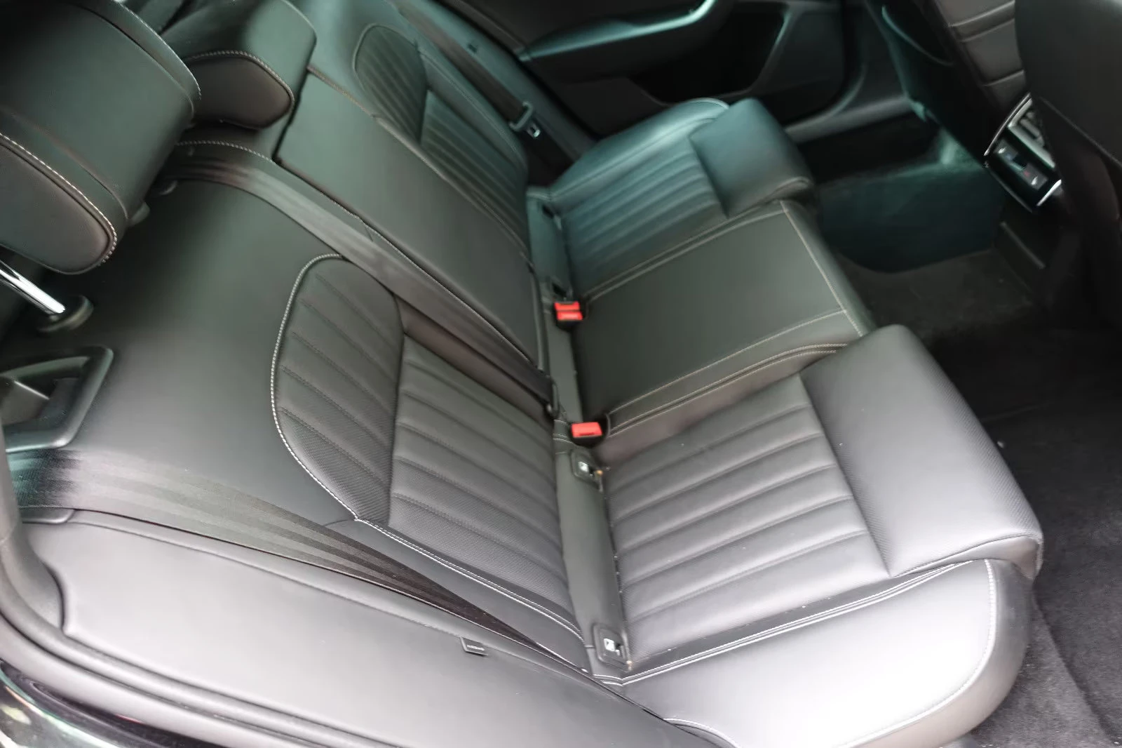 2022 Skoda Superb 2.0TDI 200HP L&K 4X4 MASSAGE PANO MEMO CAM 193q — 14