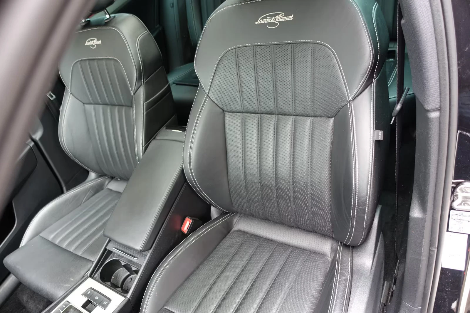 2022 Skoda Superb 2.0TDI 200HP L&K 4X4 MASSAGE PANO MEMO CAM 193q — 7