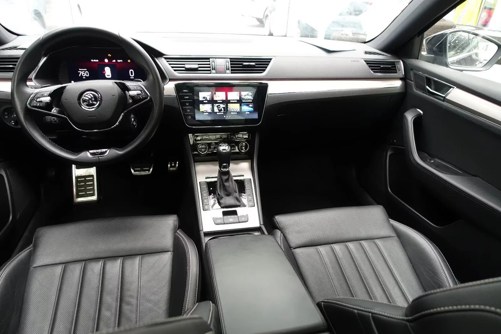 2022 Skoda Superb 2.0TDI 200HP L&K 4X4 MASSAGE PANO MEMO CAM 193q — 8