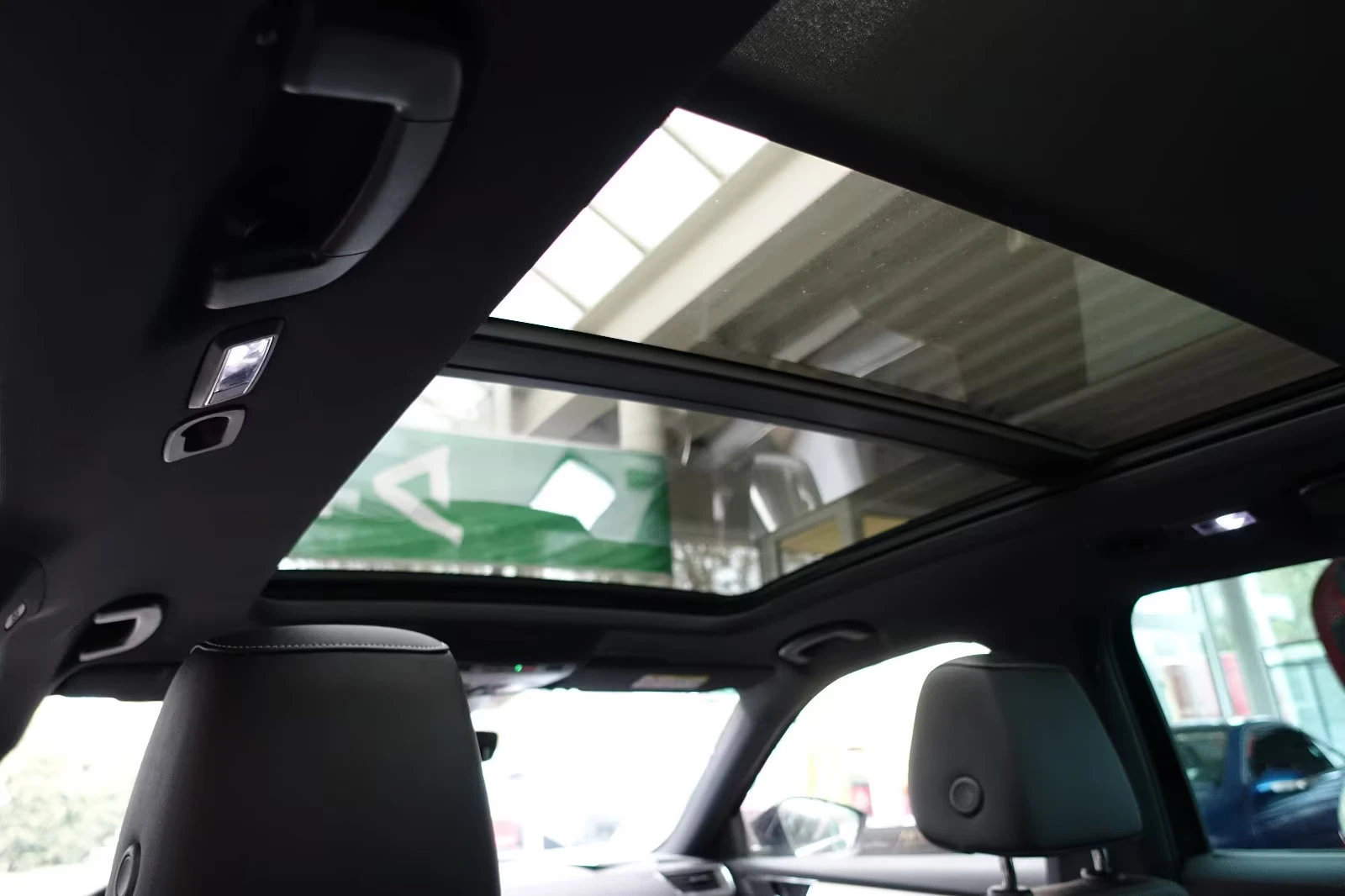 2022 Skoda Superb 2.0TDI 200HP L&K 4X4 MASSAGE PANO MEMO CAM 193q — 13