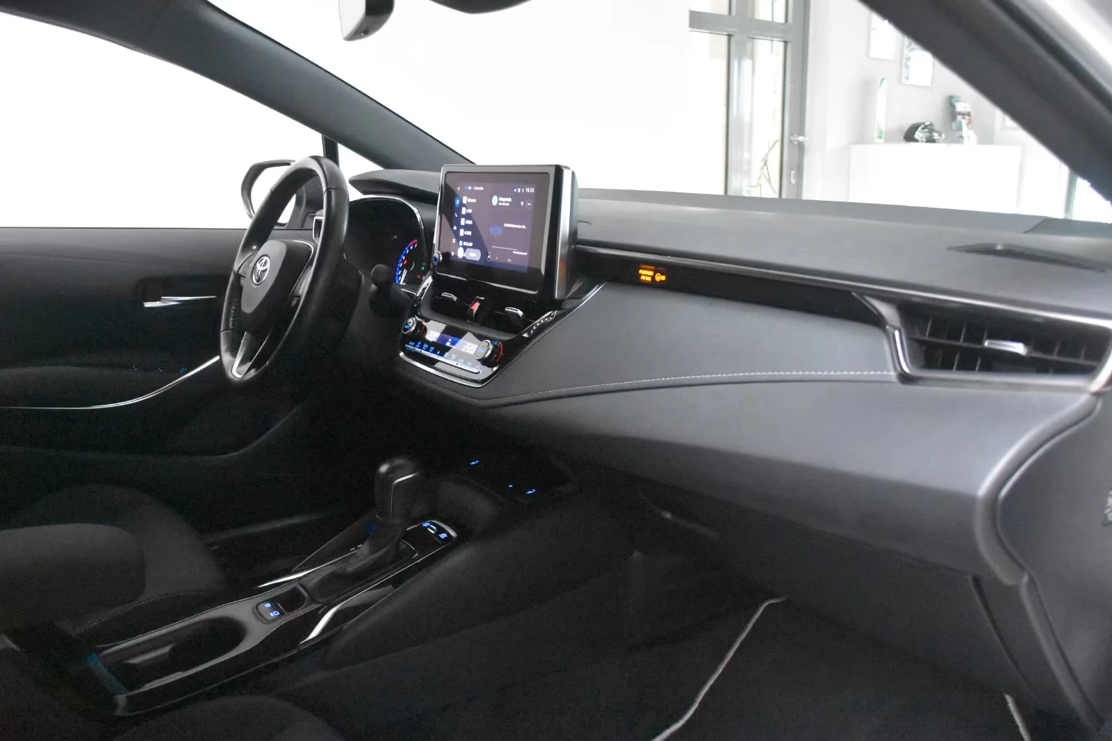 2022 Toyota Corolla 1.8 HEV 122HP TEAMD CAM NAVI 195h — 10