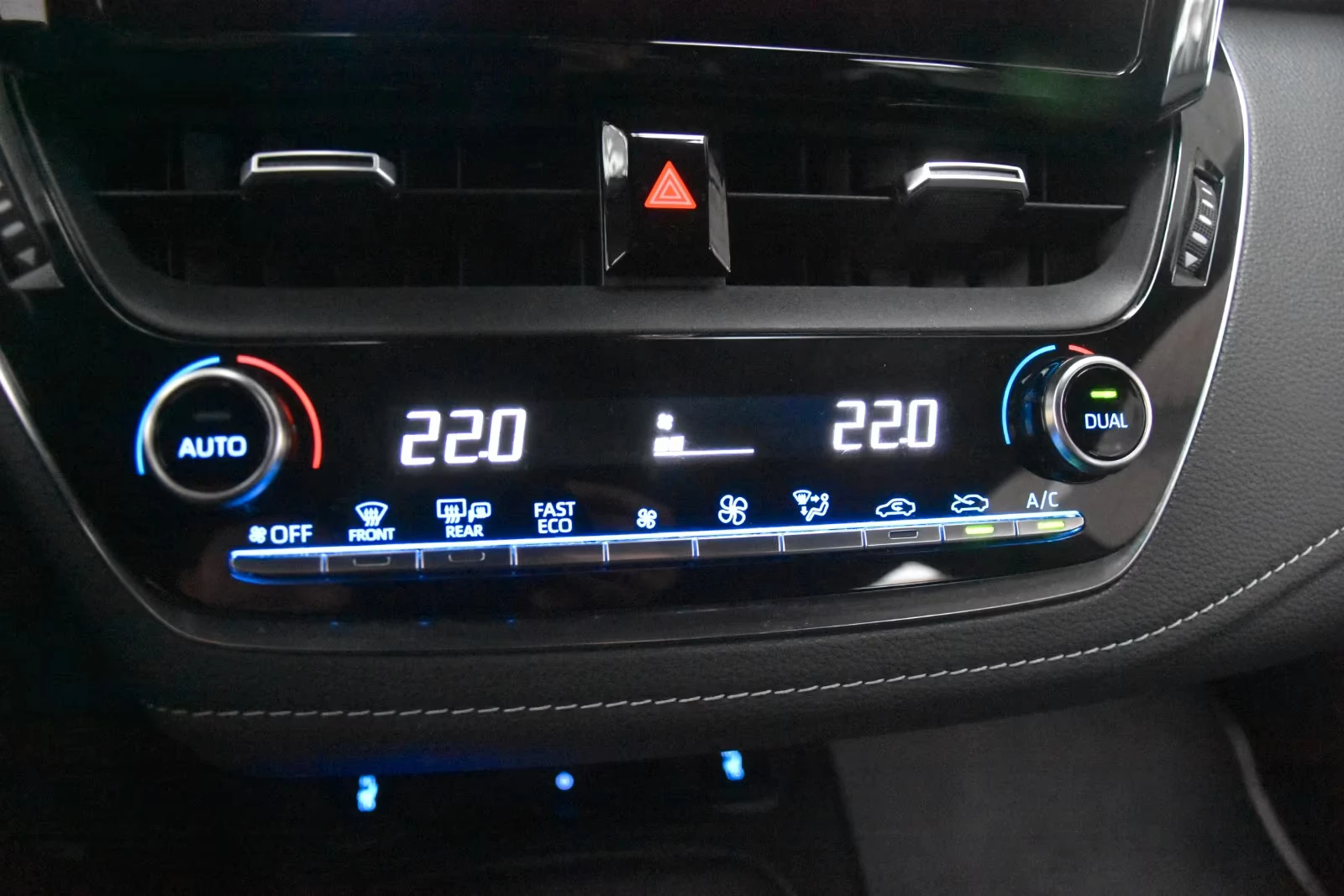 2022 Toyota Corolla 1.8 HEV 122HP TEAMD CAM NAVI 195h — 12